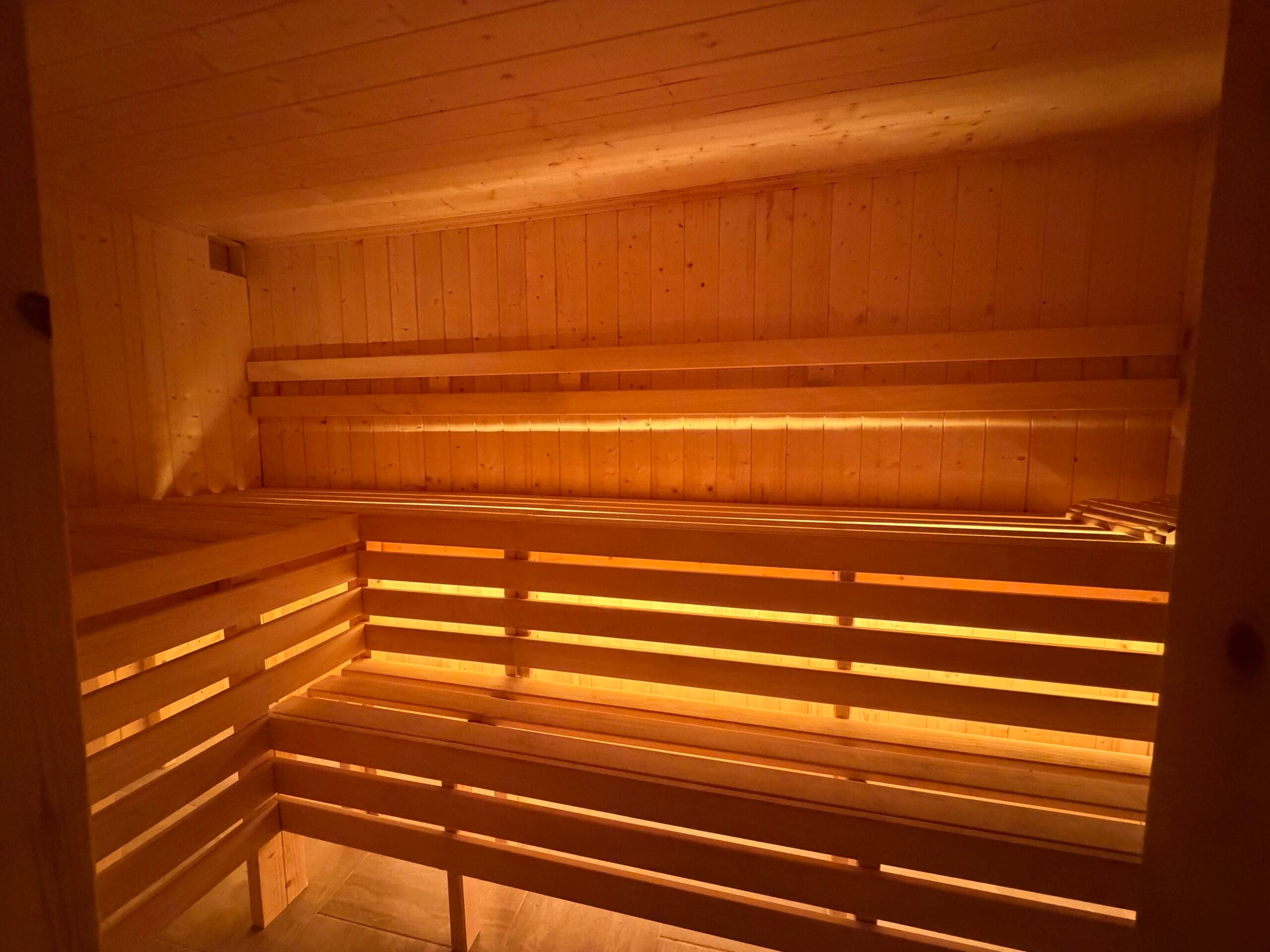 Interiér finské sauny Oáza Wellness Písek